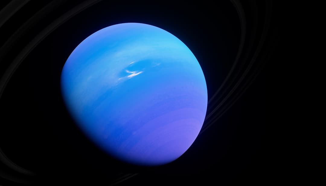 Hubble Discovers Mysterious Ten-Sided Weather Pattern at Saturn's South Pole